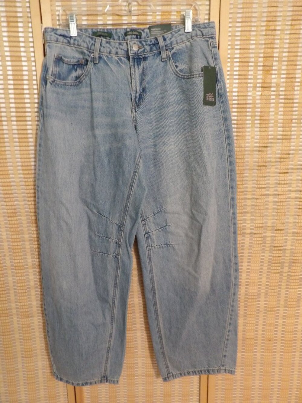 NWT Women's Wild Fable Size 10 (Waist 32.5 in) Mid-Rise Barrel Jeans